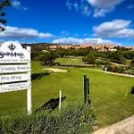2 Bed Elviria - 65sqm Terrace - Pools - Walk To マルベーリャ
