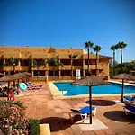 2 Bed Elviria - 65sqm Terrace - Pools - Walk To *
