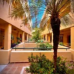 2 Bed Elviria - 65sqm Terrace - Pools - Walk To マルベーリャ