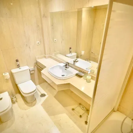 2 Bed Elviria - 65sqm Terrace - Pools - Walk To