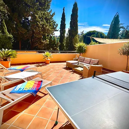 2 Bed Elviria - 65sqm Terrace - Pools - Walk To *